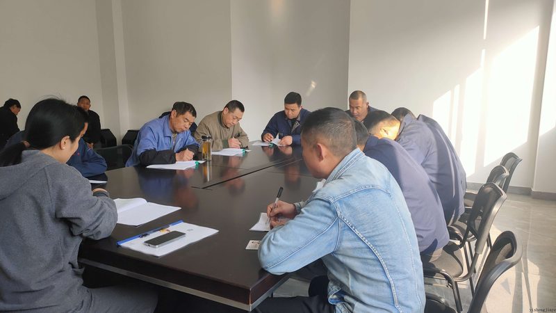 少儿编程和机器人编程在考级内容和考核方式上存在一些区别：